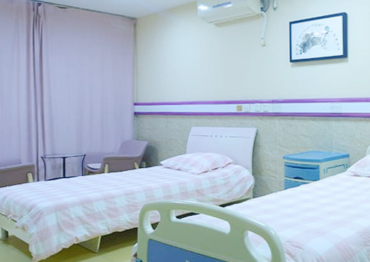 濟(jì)南鵬愛(ài)美容整形醫(yī)院恢復(fù)室