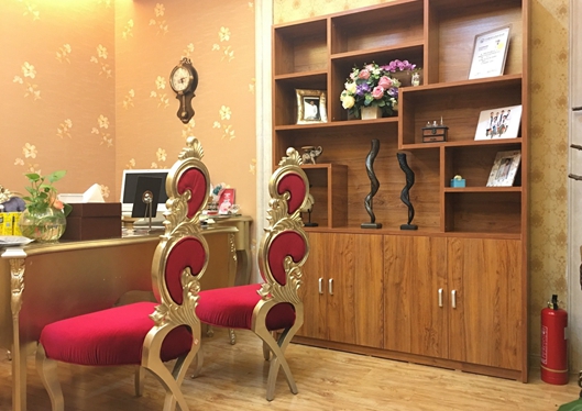 烏魯木齊華美整形醫(yī)院院長(zhǎng)辦公室