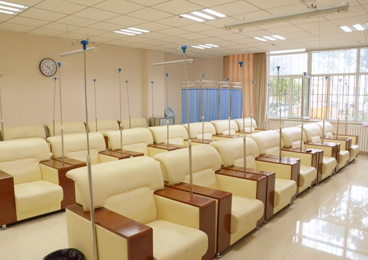 新疆烏魯木齊大西北醫(yī)學(xué)美容醫(yī)院輸液室