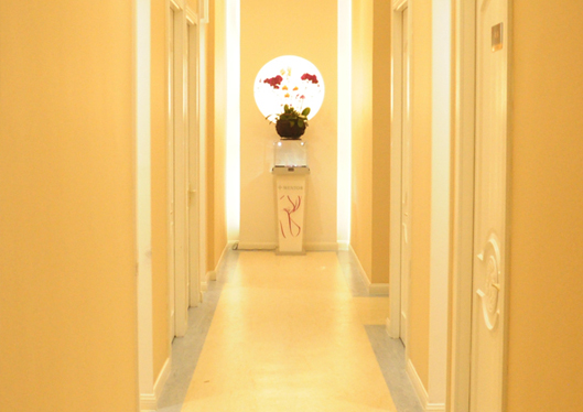 蘭州韓美醫(yī)療美容門診部走廊環(huán)境