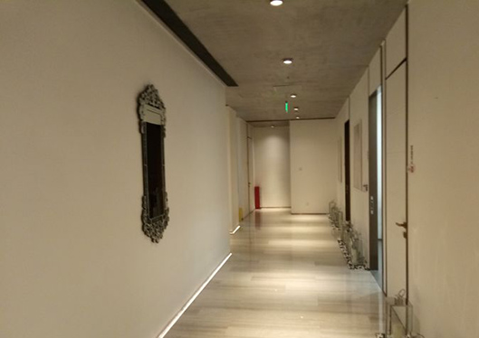 廣州懿美秀醫(yī)療門(mén)診部走廊