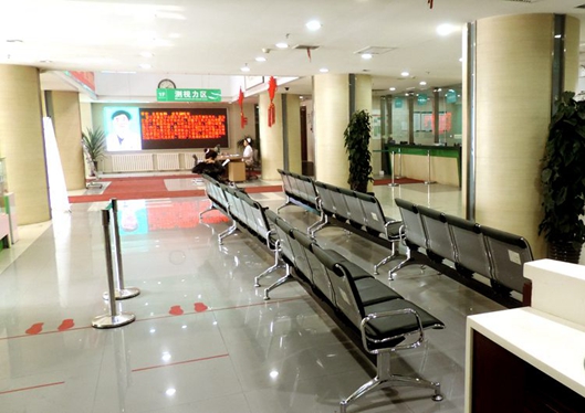 烏魯木齊普瑞眼科醫(yī)院一樓大廳