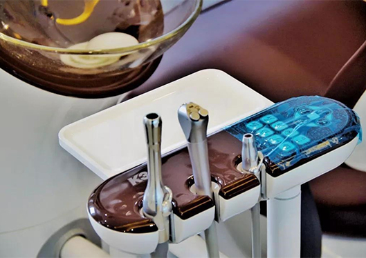 青島維樂(lè)口腔醫(yī)院手術(shù)器材