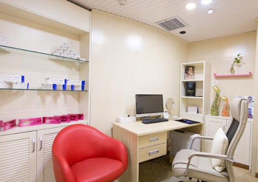 漢中譚宏濤整形醫(yī)院咨詢室