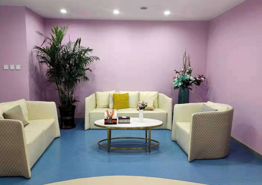 沈陽瑞妍醫(yī)療美容診所休息區(qū)