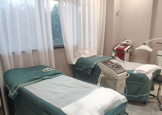 天津華亦俏醫(yī)療美容門診部治療室