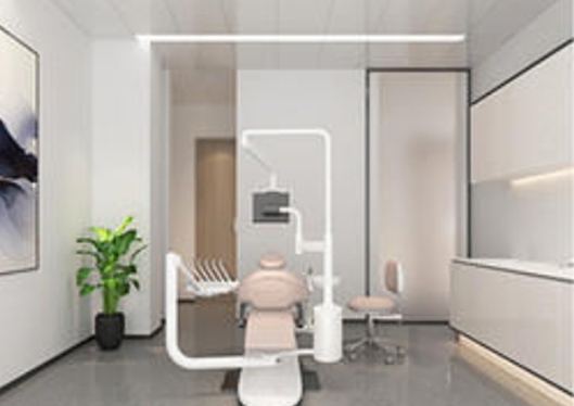 青島牙博士口腔寬敞明亮的診療室