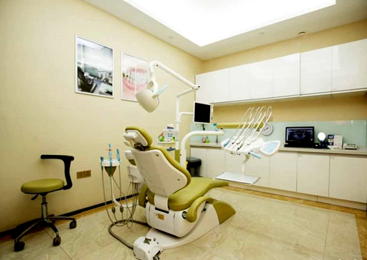 南京金鉑利口腔門診部無(wú)菌凈化的手術(shù)室