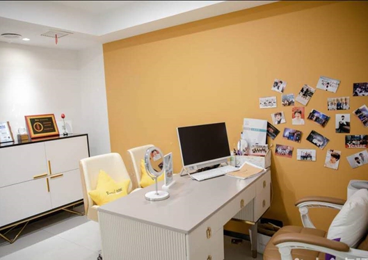 南京瑧顏醫(yī)療美容診所溫馨舒適的咨詢室