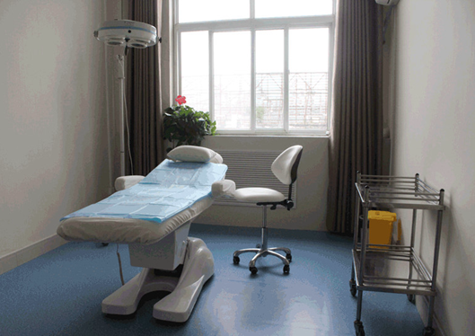 南陽(yáng)三院醫(yī)療美容科治療室1