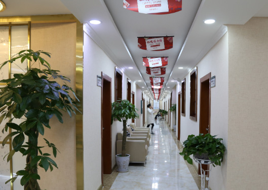 成都軍大整形美容醫(yī)院走廊
